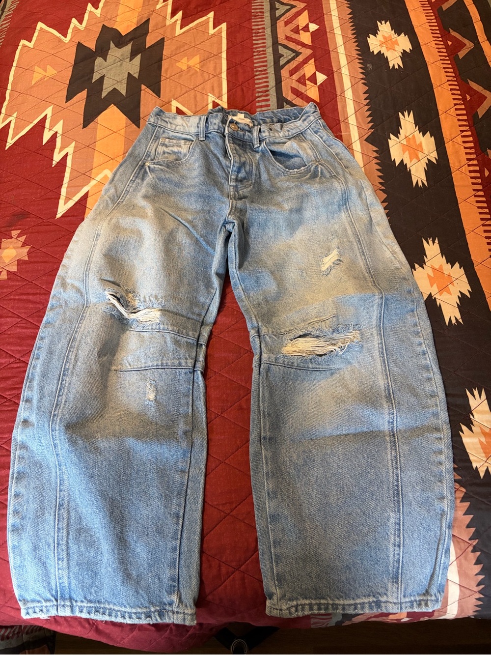 Women’s Barrel Jeans Faded Light Blue Wide Leg Distressed Jeans